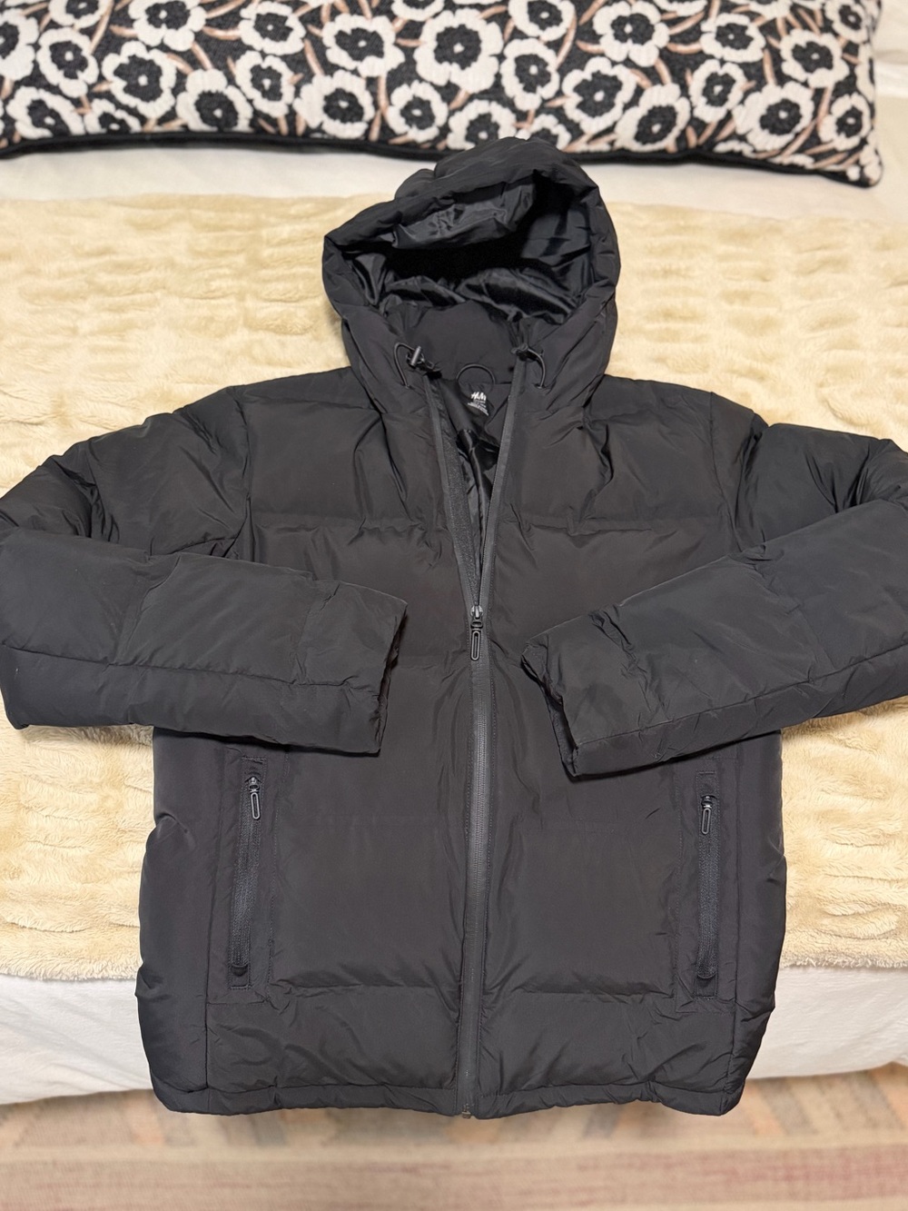 H&M Unisex Black Hooded Puffer Jacket, size Medium